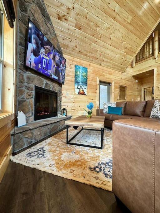 Вилла New! Indoor Pool/Ps 5/Hot Tub/Parkway Пиджен-Фордж Экстерьер фото