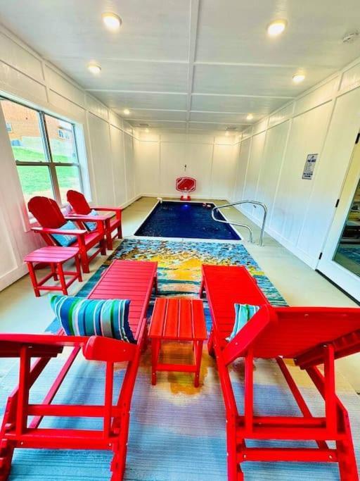 Вилла New! Indoor Pool/Ps 5/Hot Tub/Parkway Пиджен-Фордж Экстерьер фото