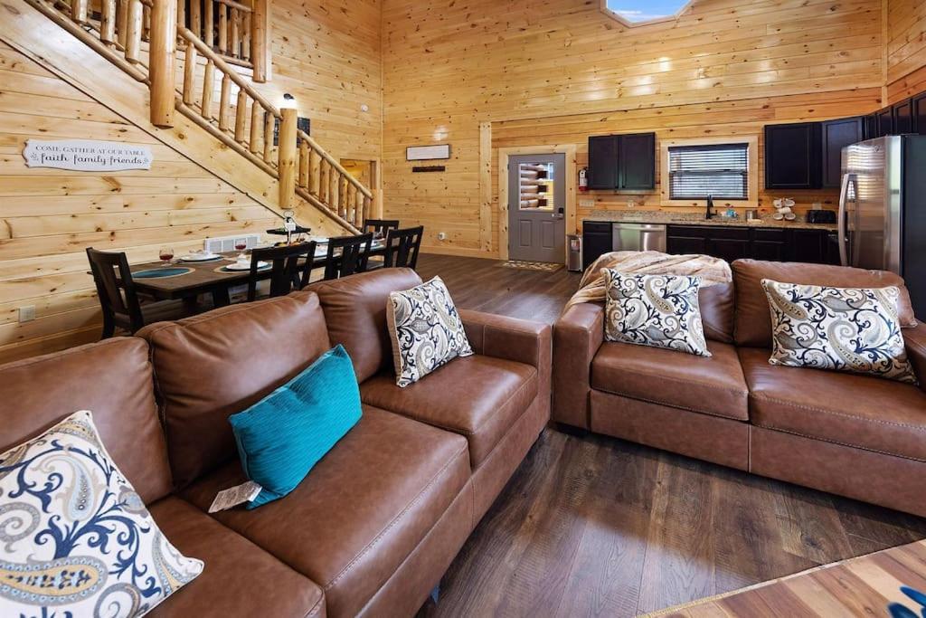 Вилла New! Indoor Pool/Ps 5/Hot Tub/Parkway Пиджен-Фордж Экстерьер фото